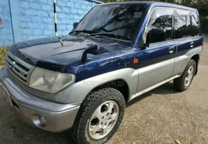 Mitsubishi Pajero IO 2002 Blue