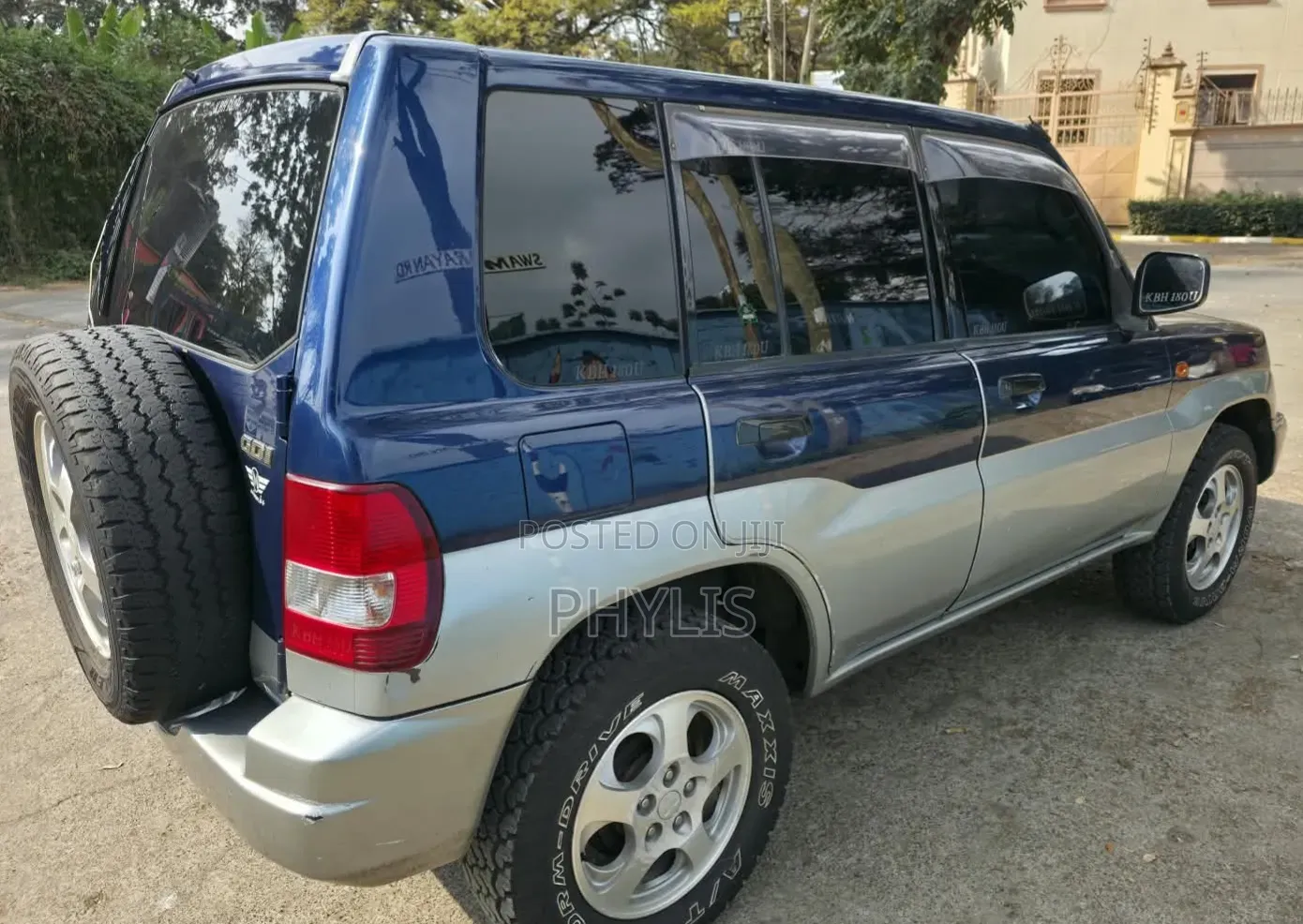 Mitsubishi Pajero IO 2002 Blue