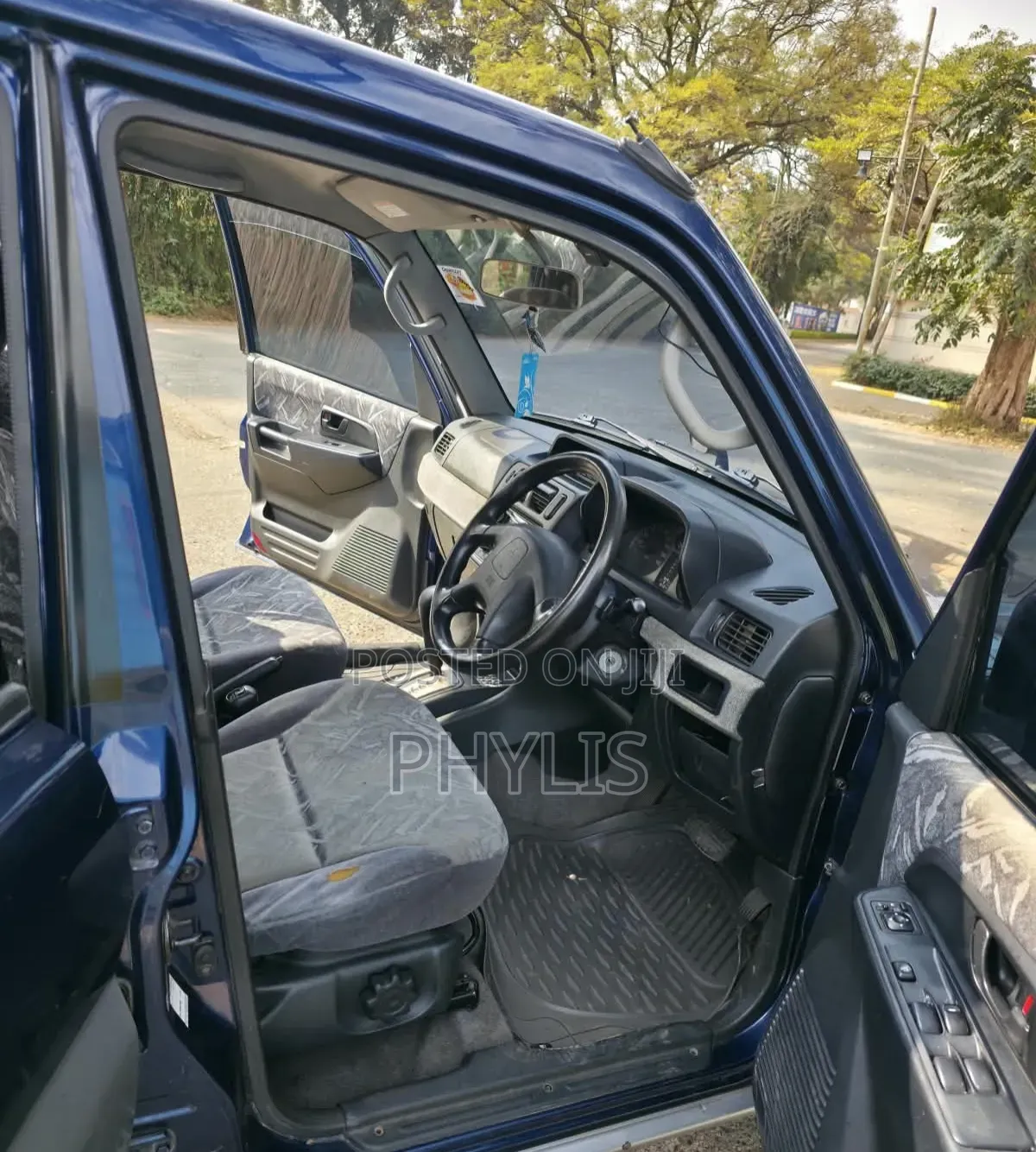 Mitsubishi Pajero IO 2002 Blue
