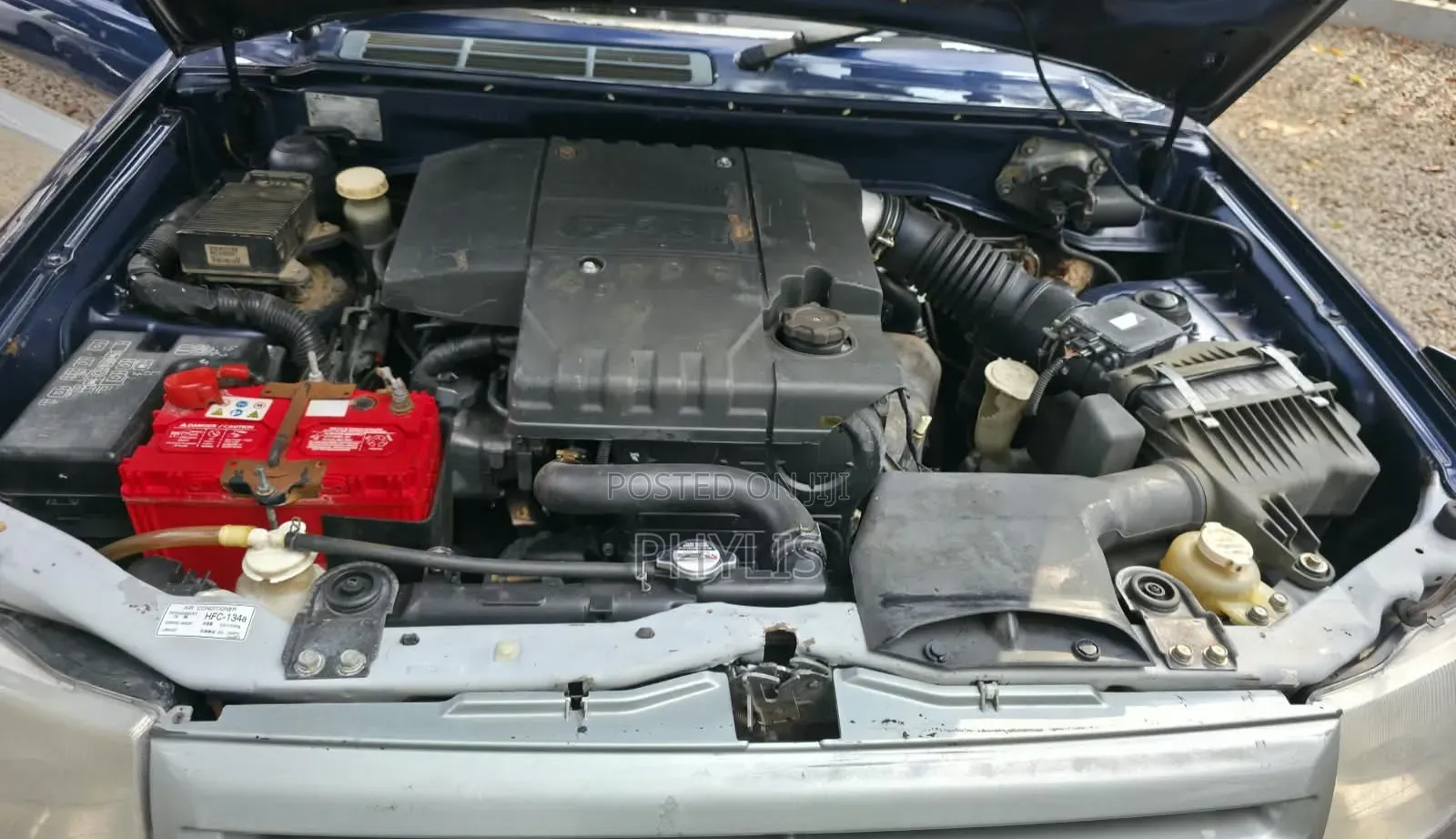 Mitsubishi Pajero IO 2002 Blue