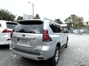 Toyota Land Cruiser Prado 2.7 2019 Silver