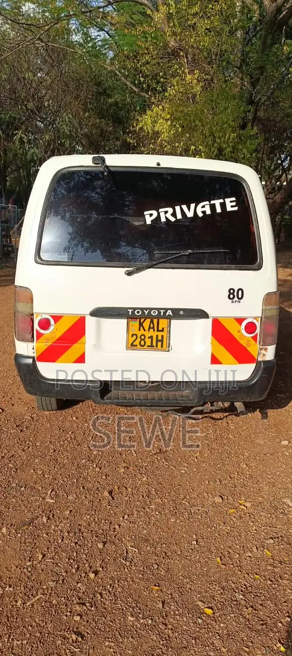 Toyota HiAce 1998 White