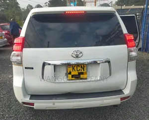 Toyota Land Cruiser Prado 2010 White