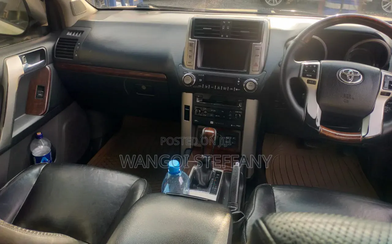 Toyota Land Cruiser Prado 2010 White