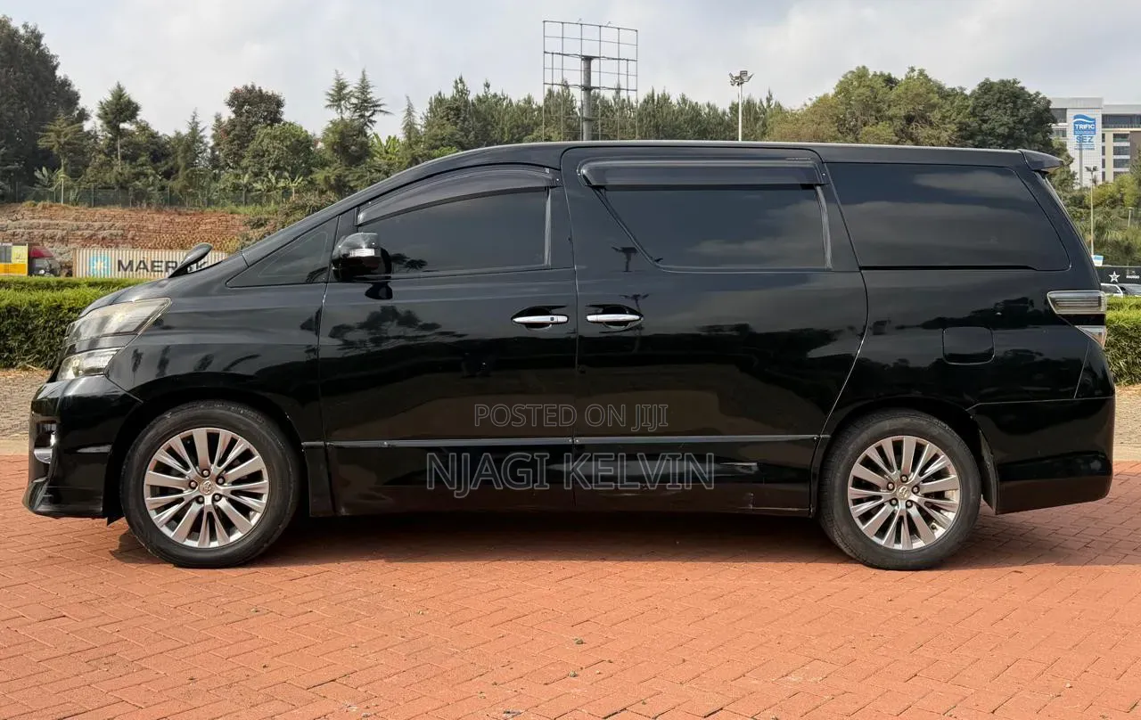 Toyota Vellfire 2014 Black