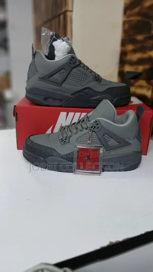 Air Jordan 4 Wet Cement Sneakers