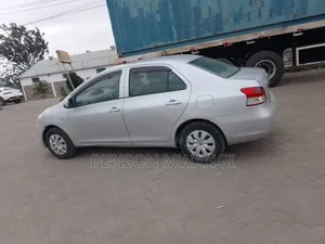 Toyota Belta 2006 Silver