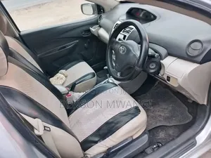 Toyota Belta 2006 Silver
