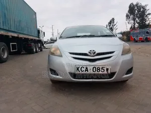 Toyota Belta 2006 Silver