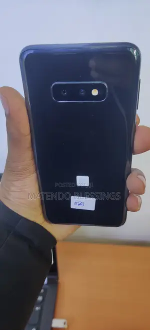 Samsung Galaxy S10e 128 GB Blue