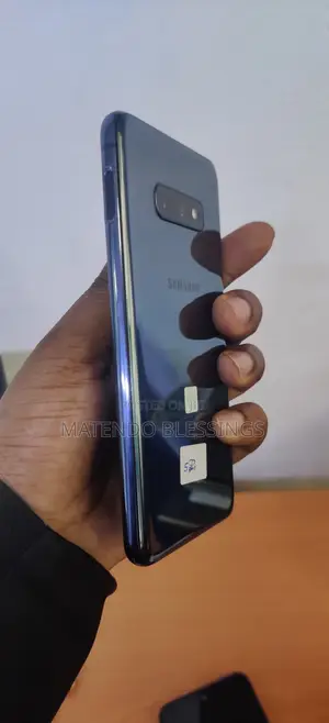 Samsung Galaxy S10e 128 GB Blue