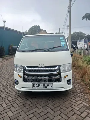 Toyota HiAce 2013 White