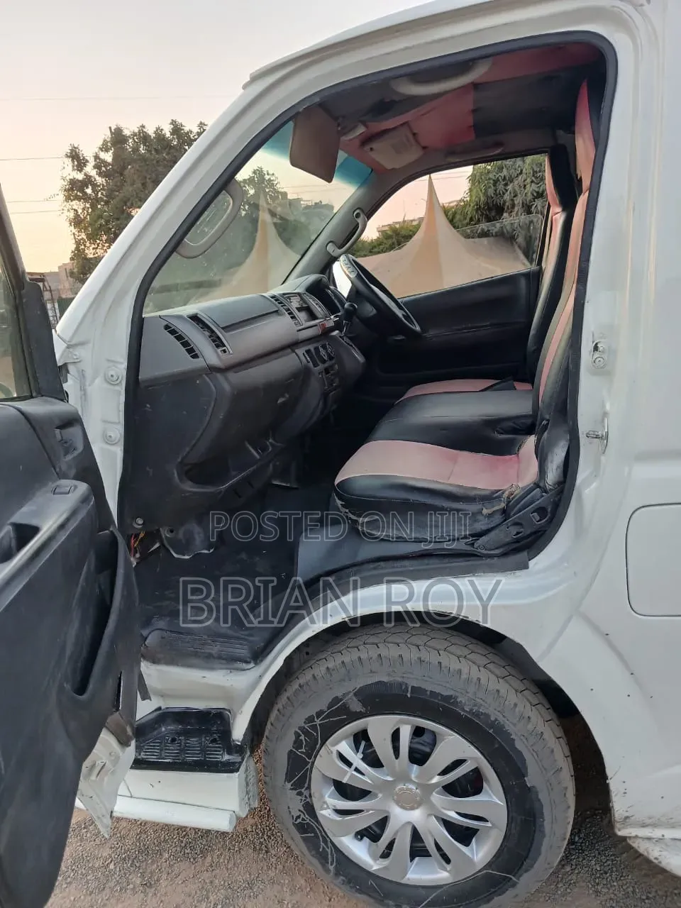 Toyota HiAce 2013 White