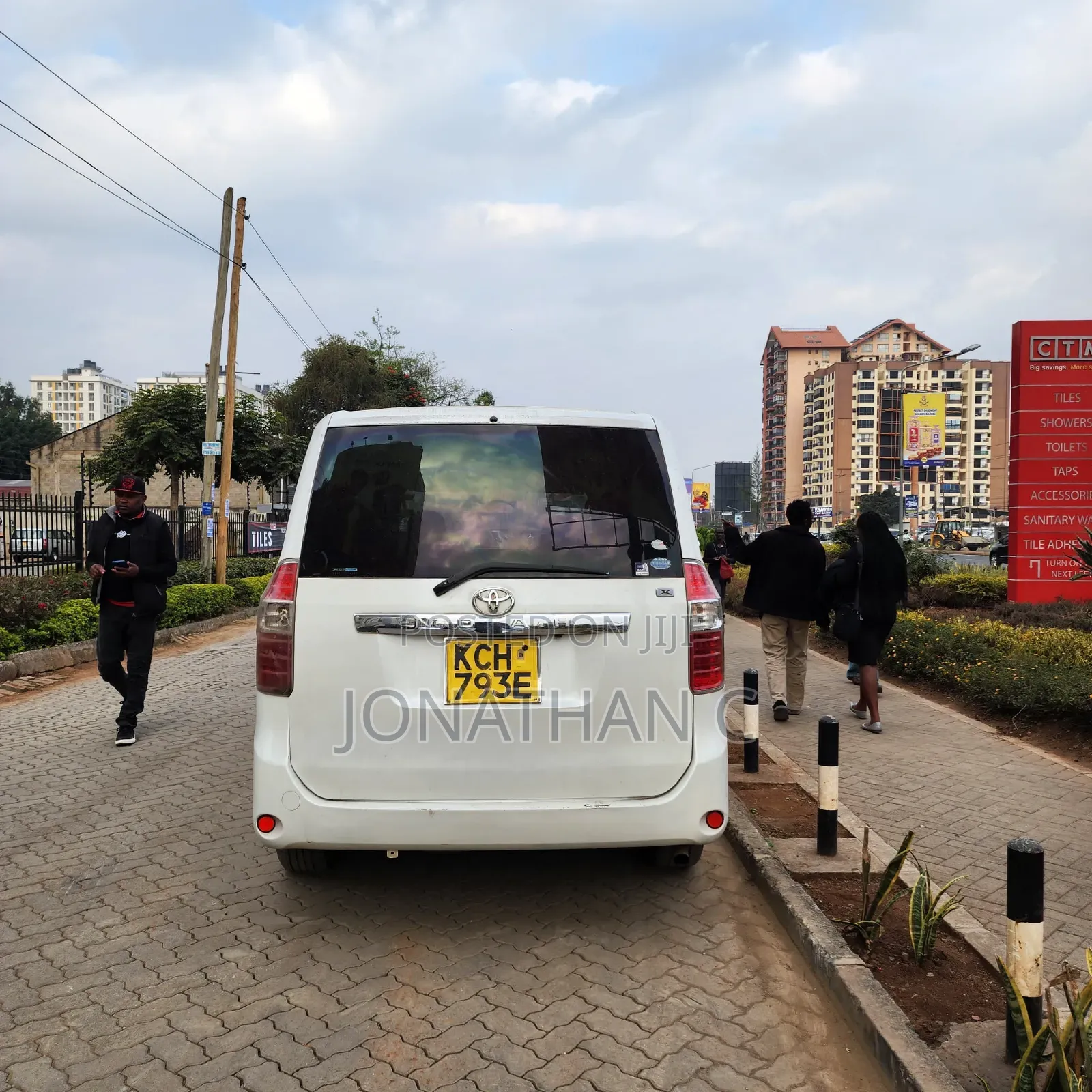 Toyota Noah 2009 White