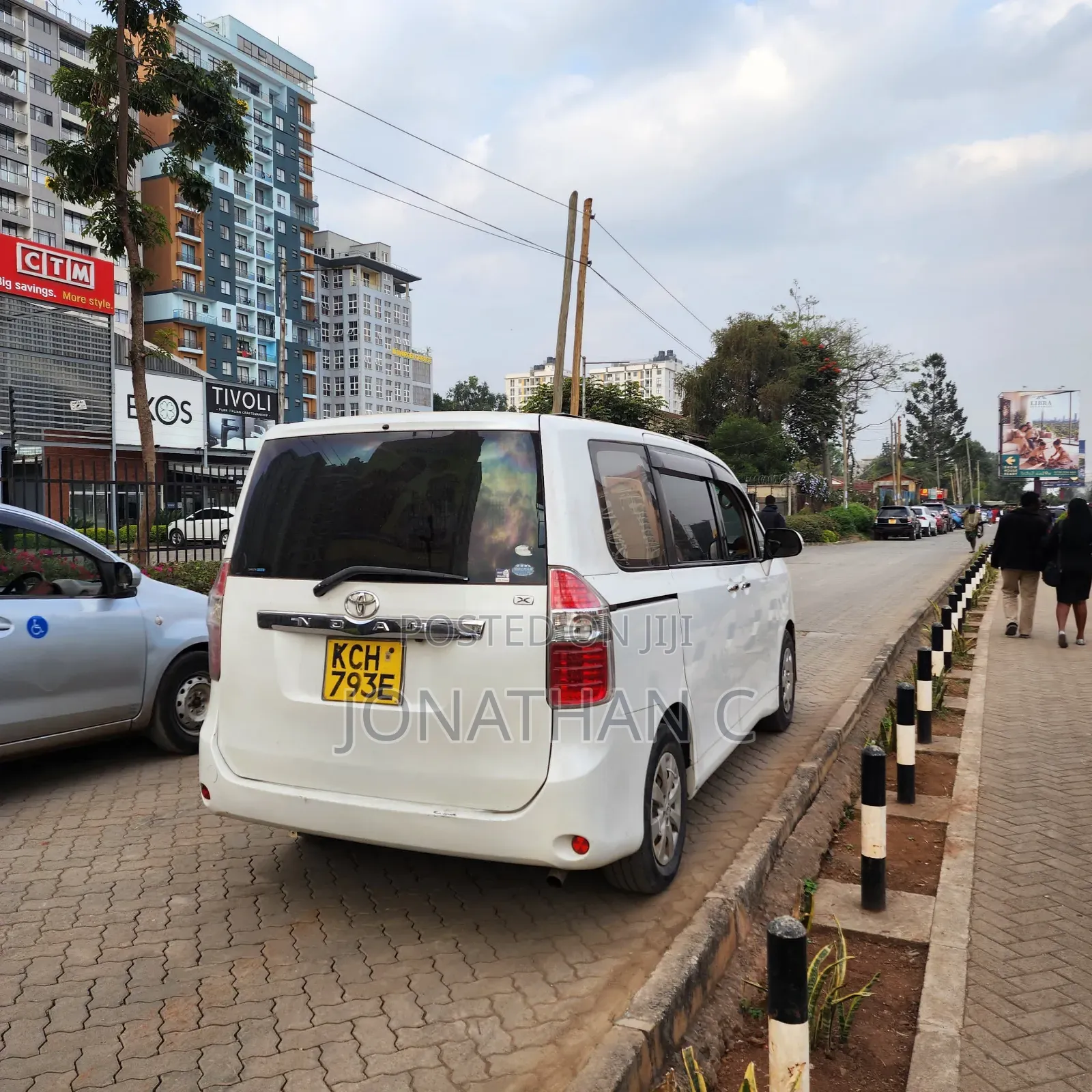 Toyota Noah 2009 White
