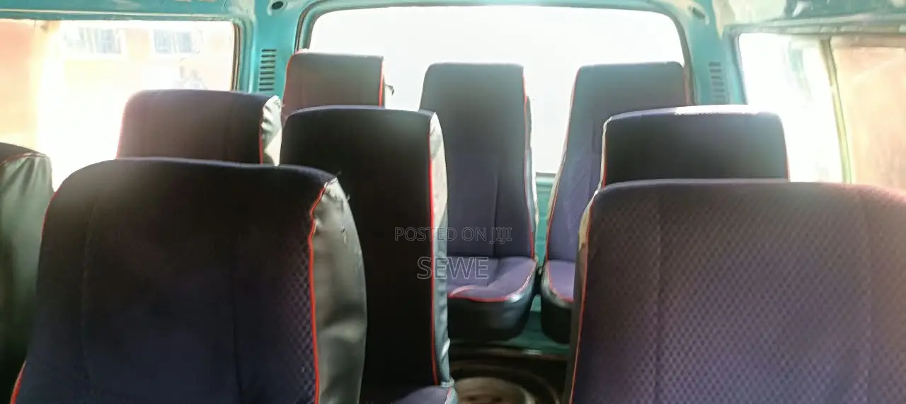 Toyota HiAce 1998 Yellow