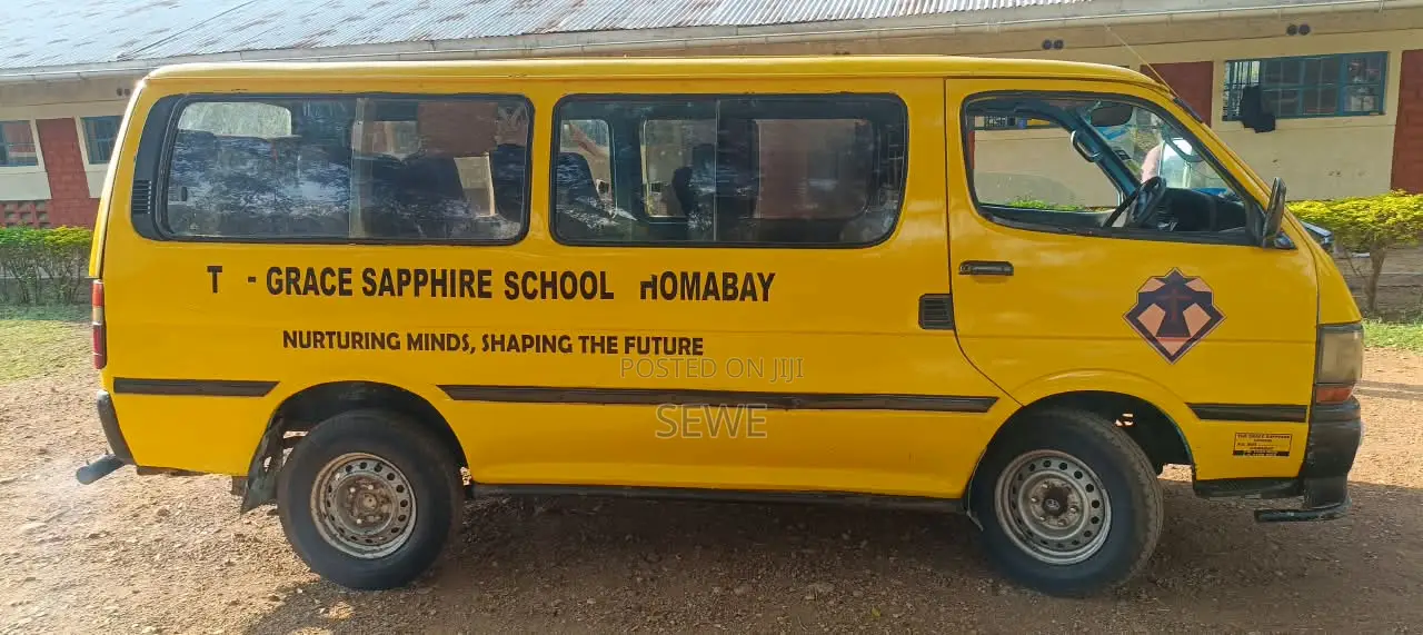 Toyota HiAce 1998 Yellow