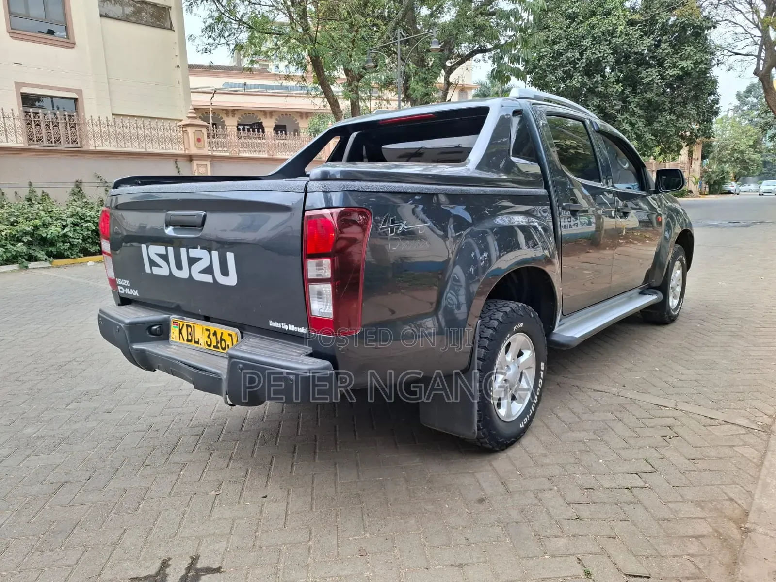Isuzu D-MAX 2022 Gray
