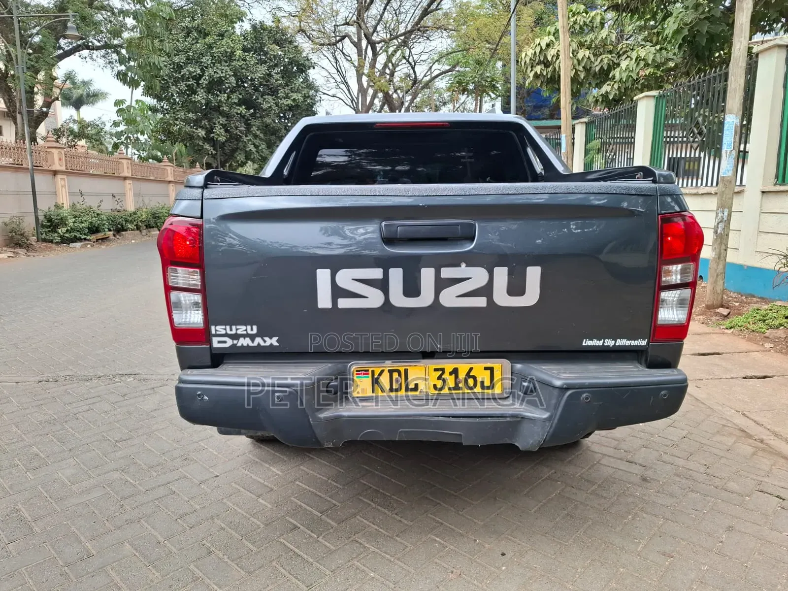 Isuzu D-MAX 2022 Gray