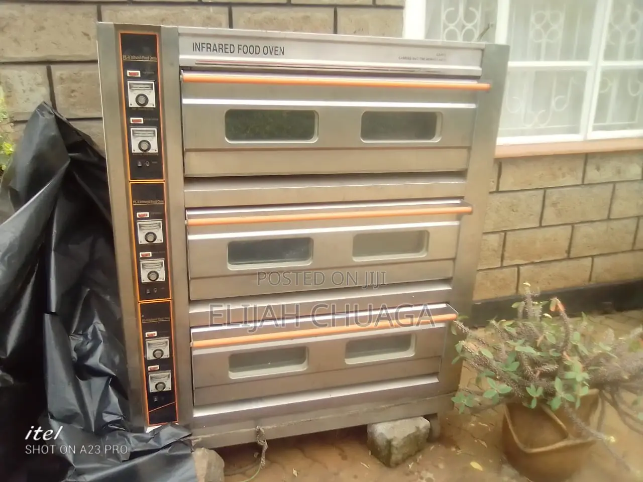 Caterina Oven