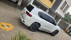 Toyota Land Cruiser 2008 White