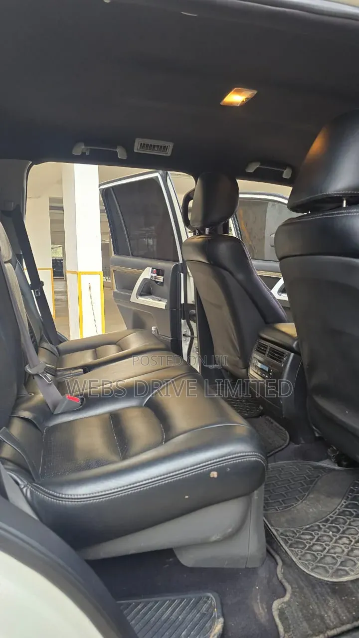 Toyota Land Cruiser 2008 White