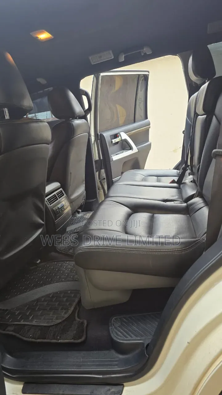 Toyota Land Cruiser 2008 White