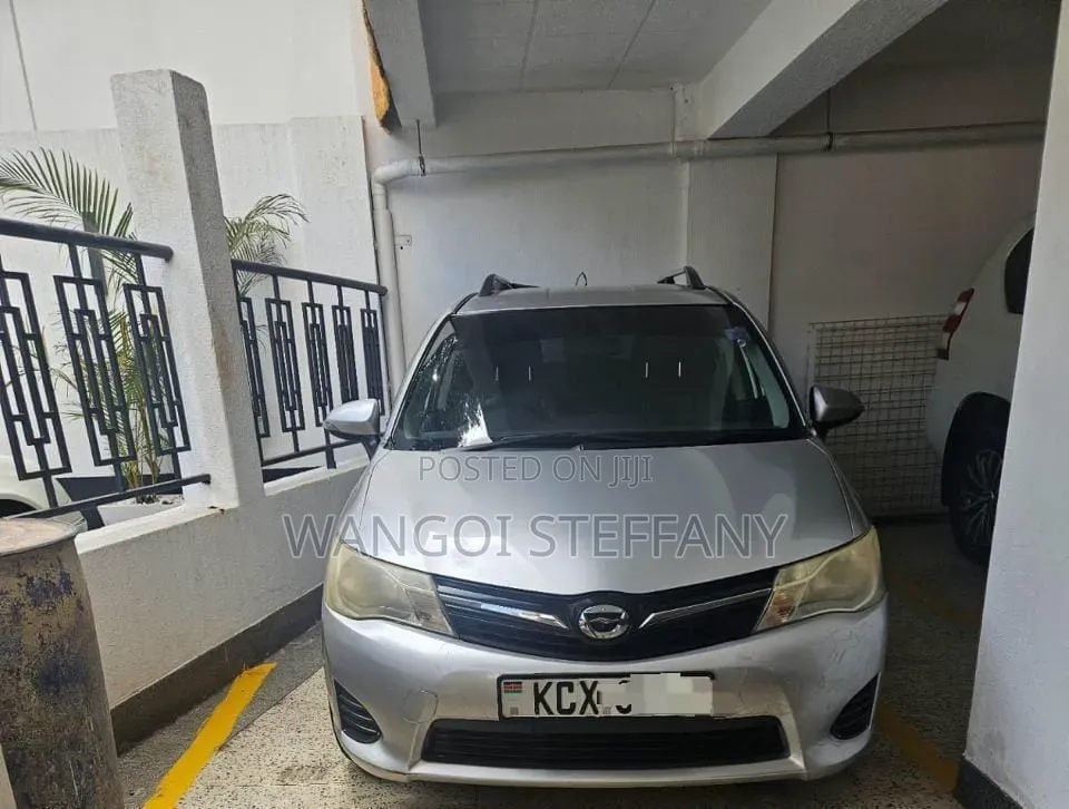 Toyota Corolla Fielder 2012 Silver