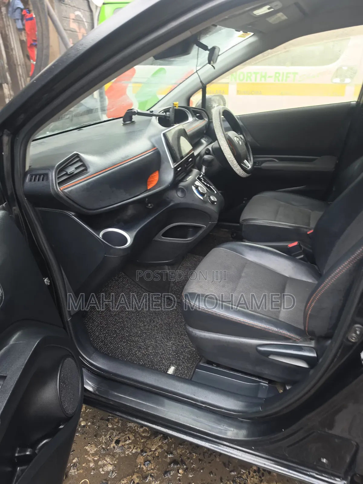 Toyota Sienta 2017 Black