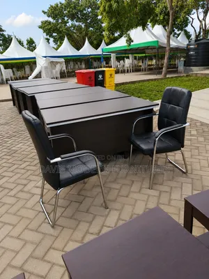 Executive Office Desk With Visitors Chair