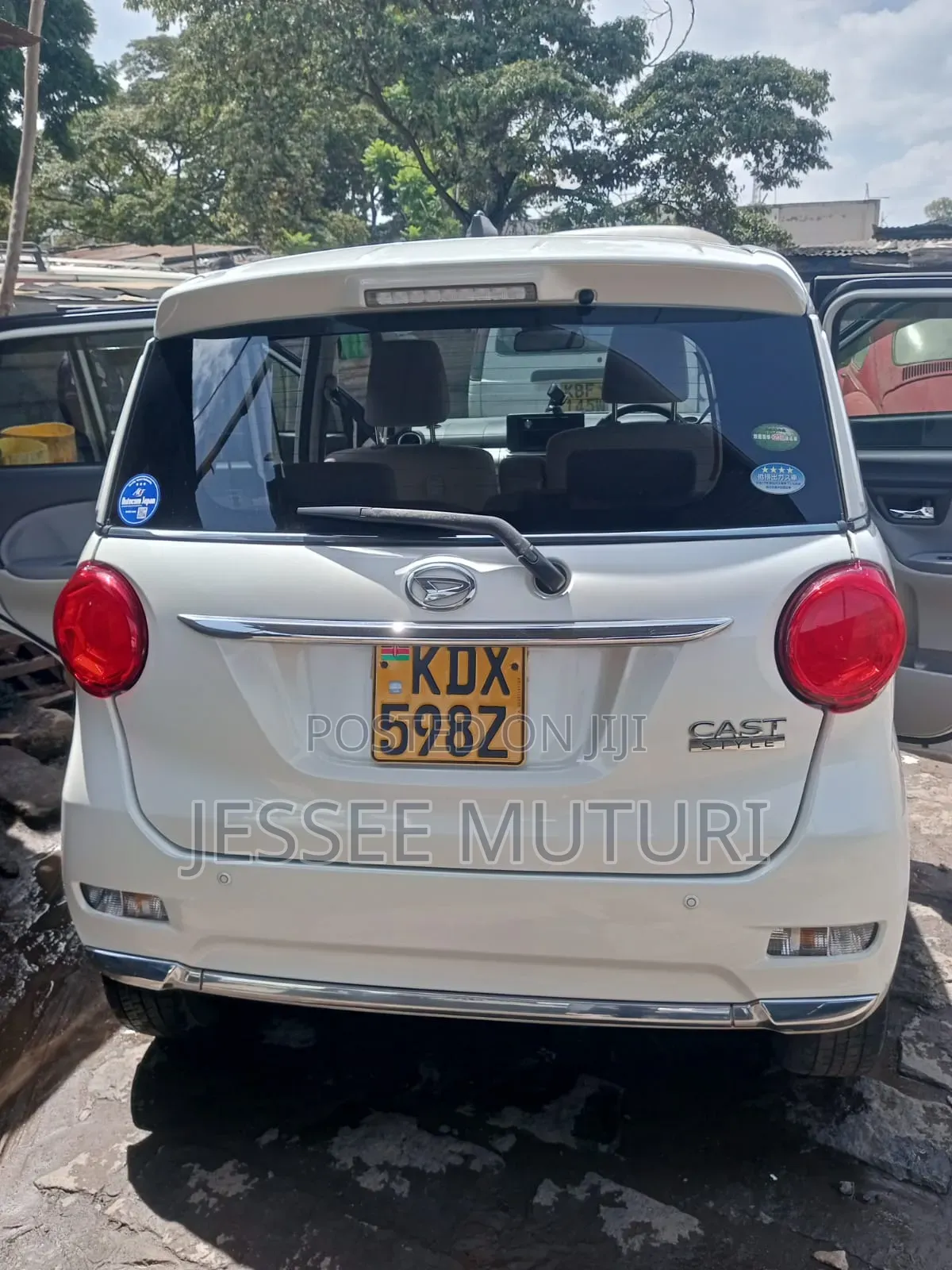 Daihatsu Cast 2019 White