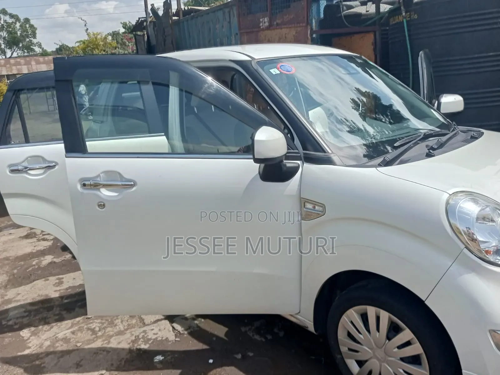 Daihatsu Cast 2019 White