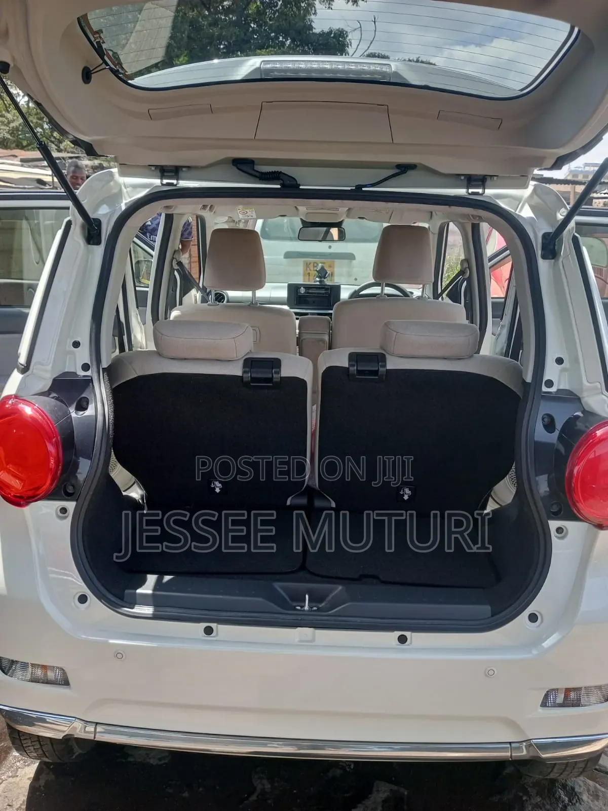Daihatsu Cast 2019 White