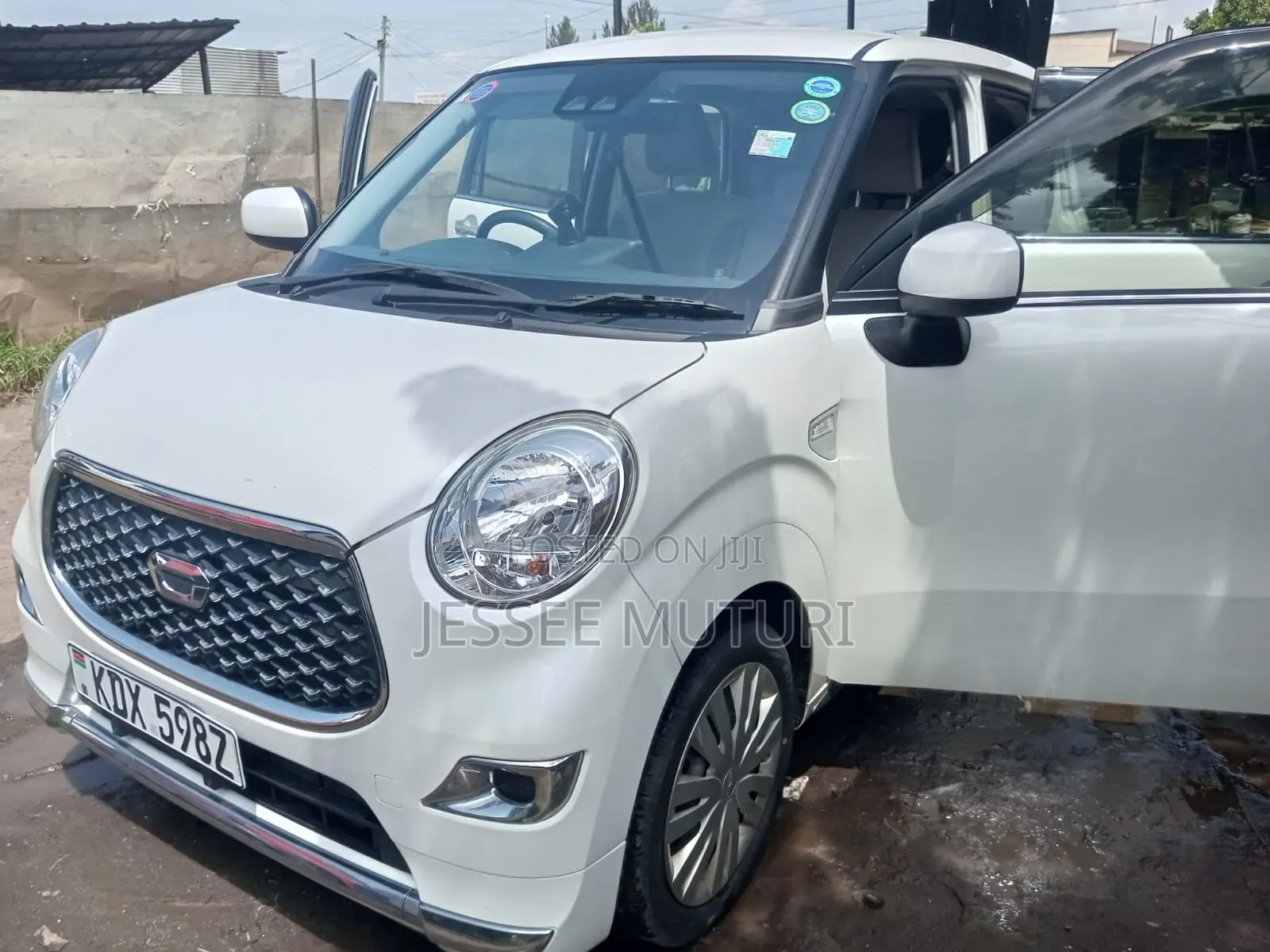 Daihatsu Cast 2019 White