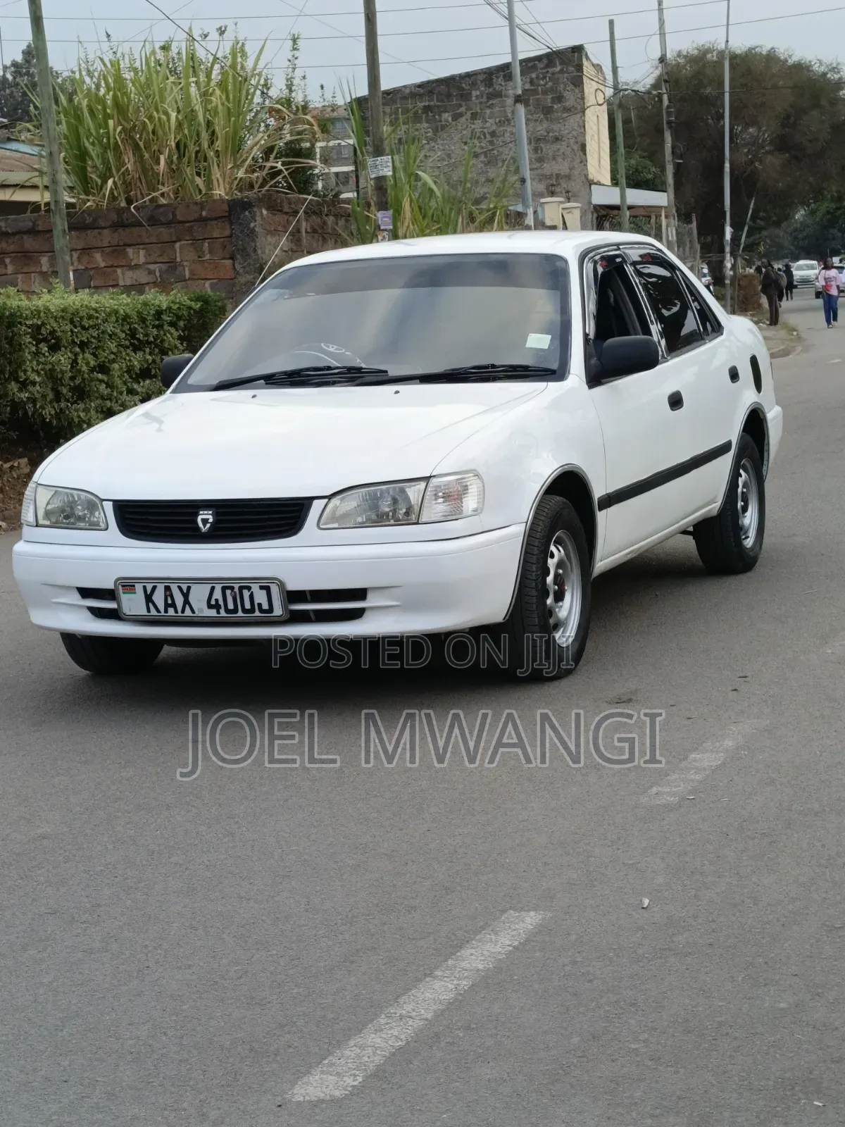 Toyota Corolla 2000 White