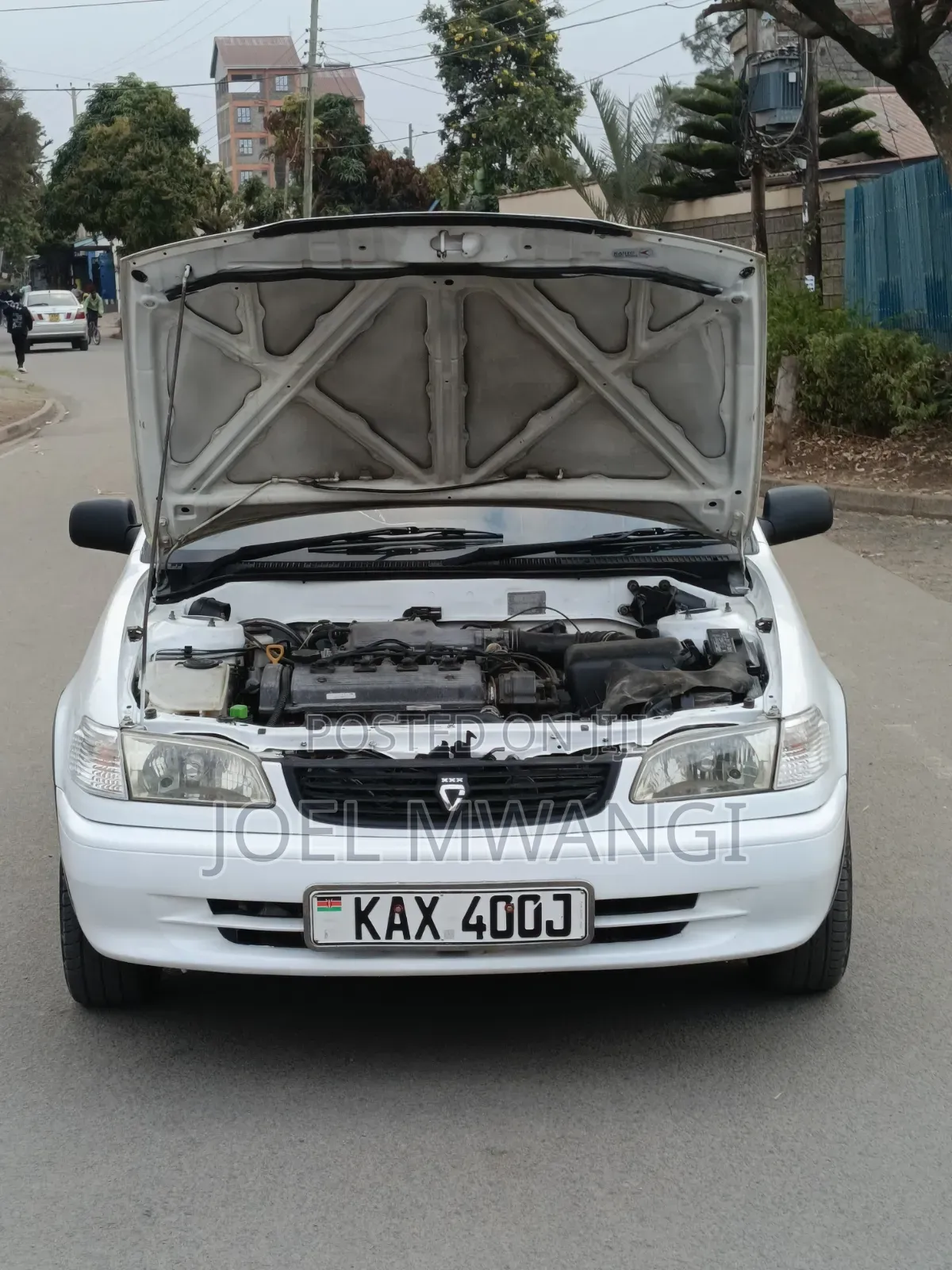 Toyota Corolla 2000 White