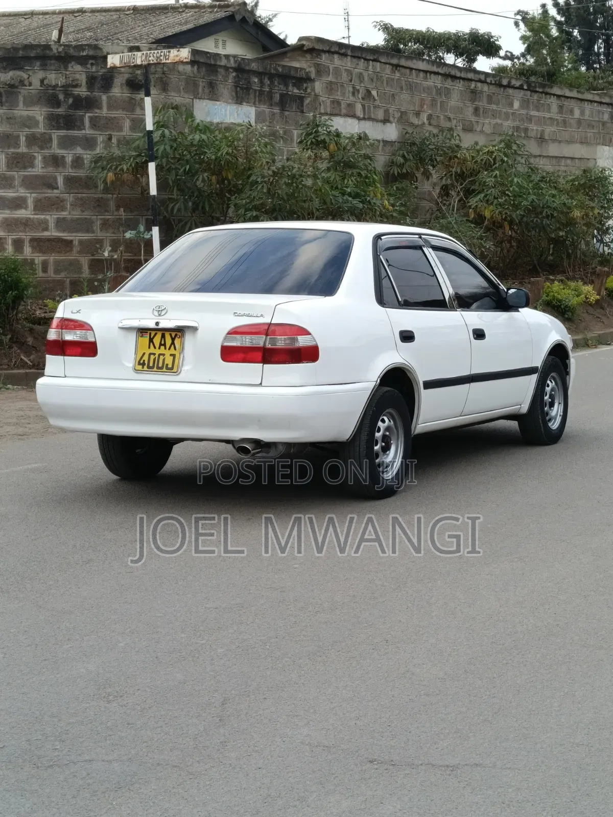 Toyota Corolla 2000 White