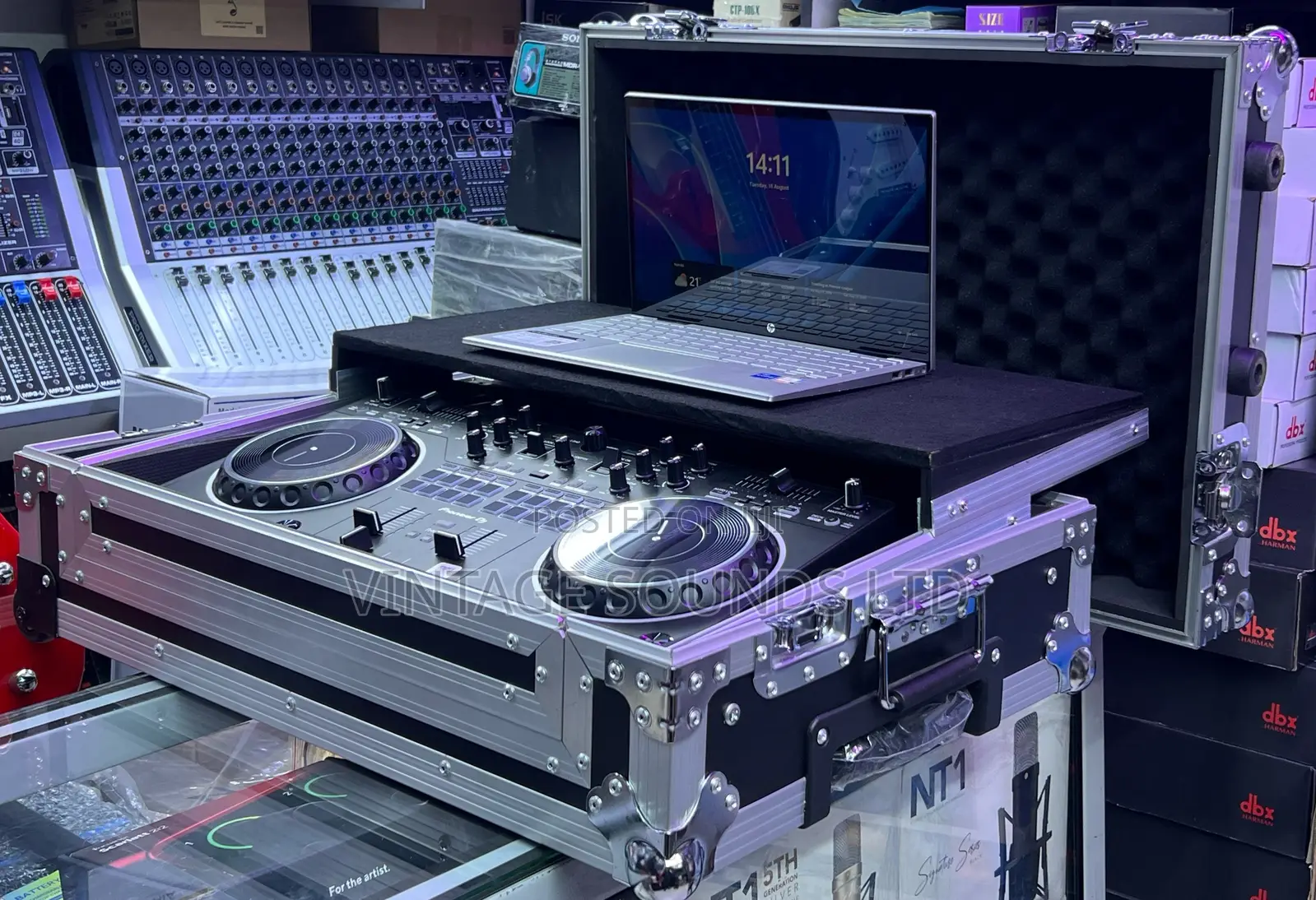Pioneer DDJ-REV1 DJ Controller Flight Case Bundle (Serato DJ)
