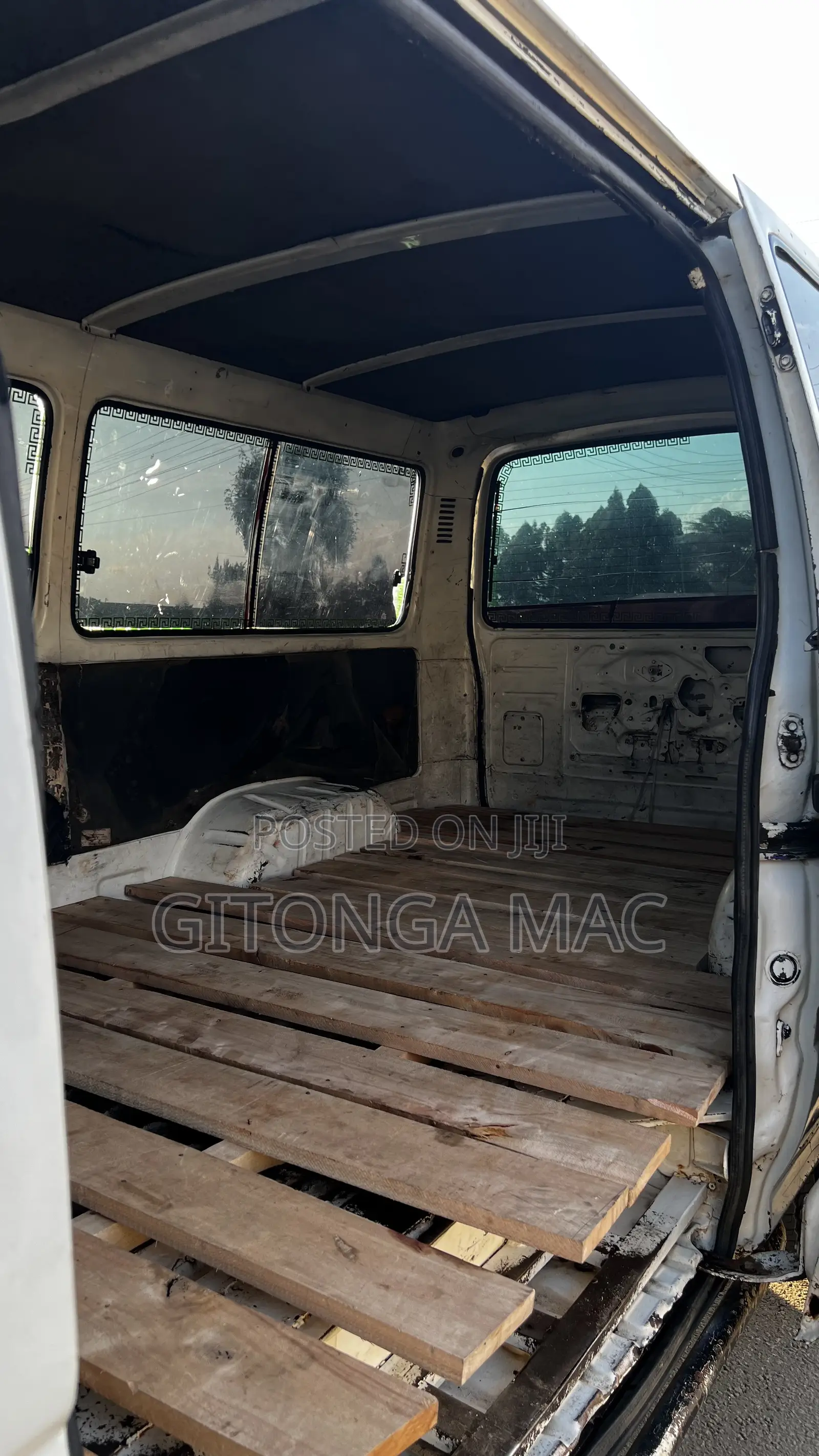 Toyota HiAce 1999 White