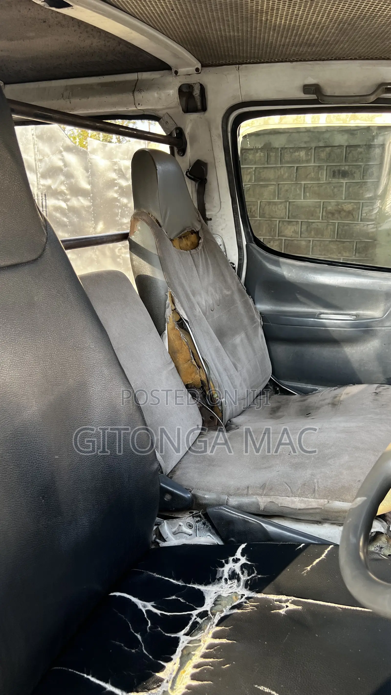 Toyota HiAce 1999 White
