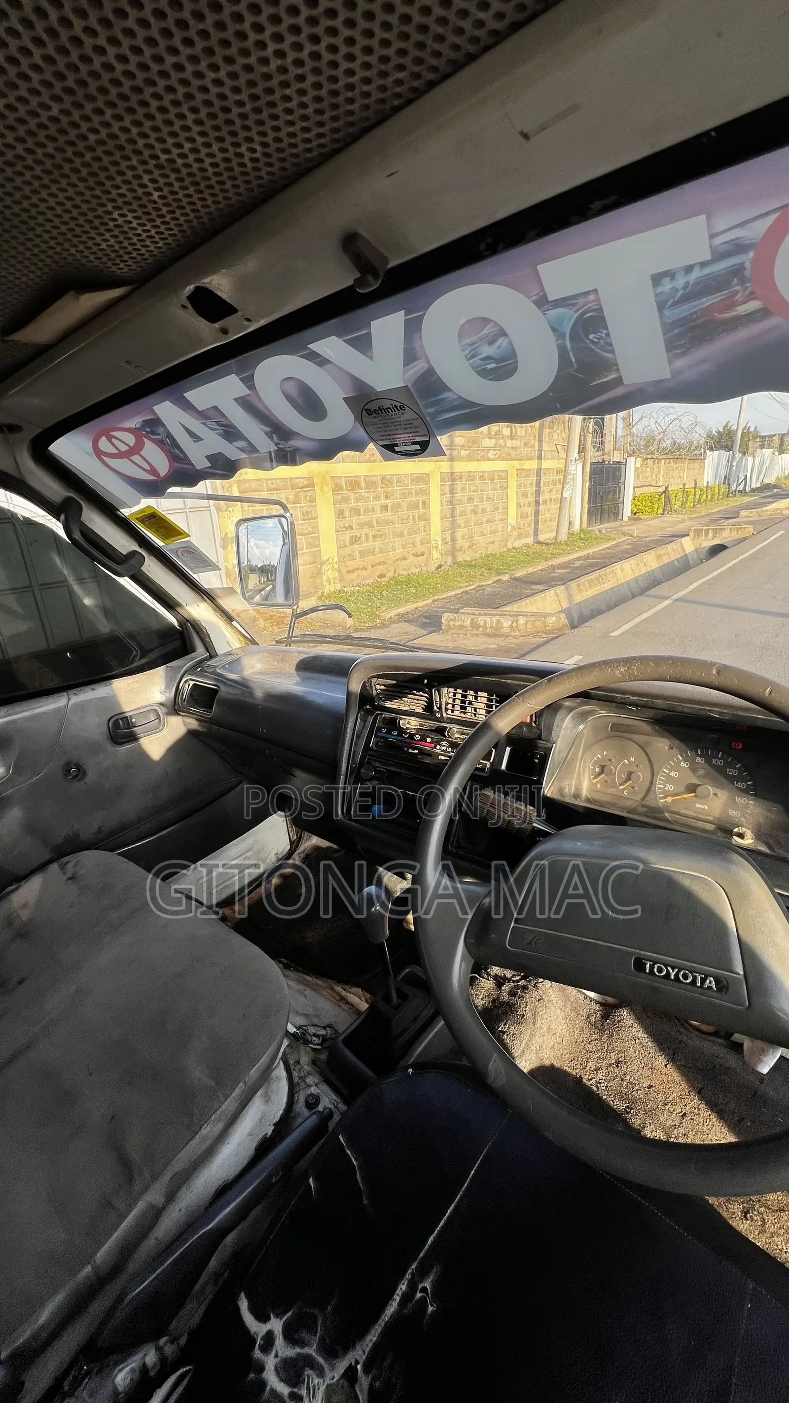 Toyota HiAce 1999 White