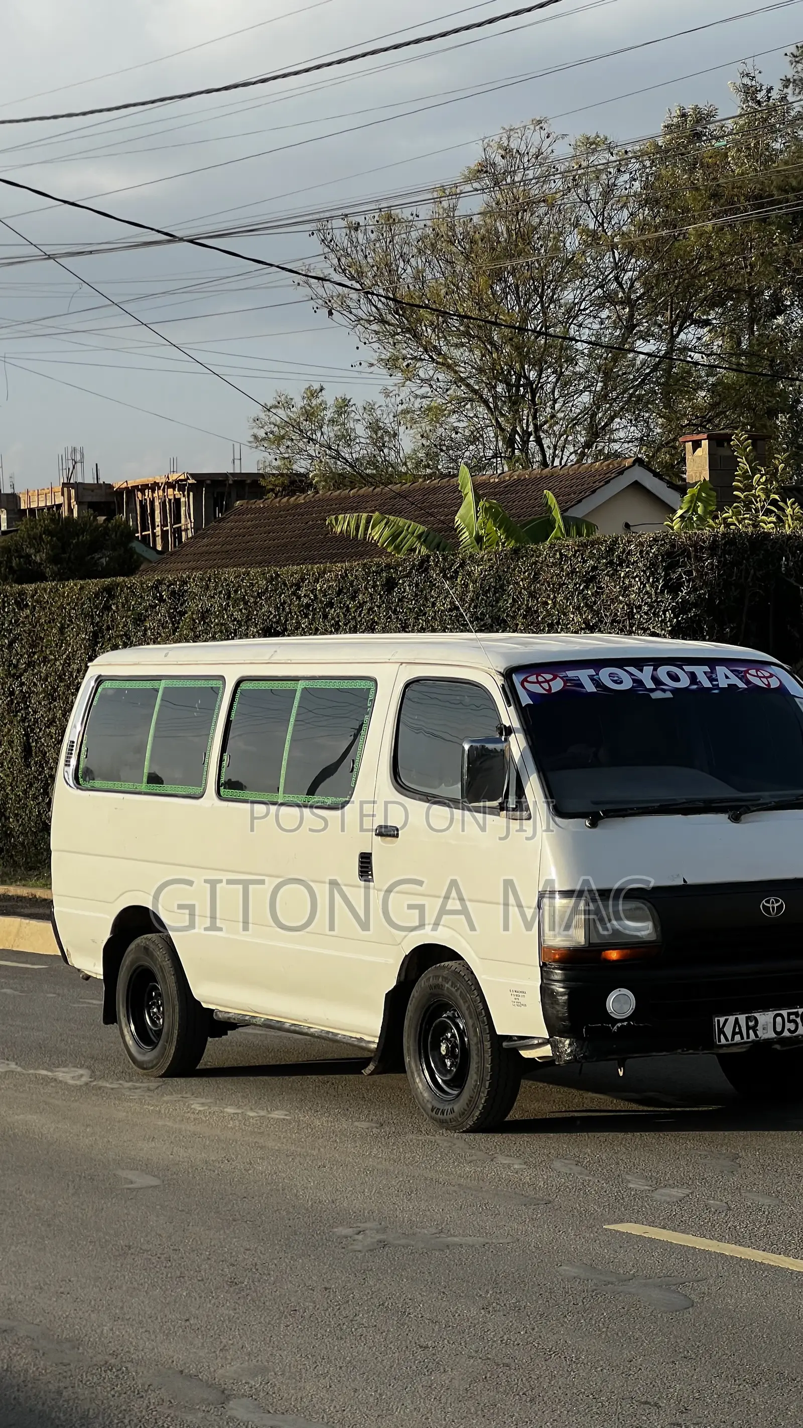 Toyota HiAce 1999 White