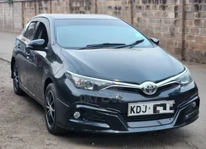Toyota Auris 2015 Black