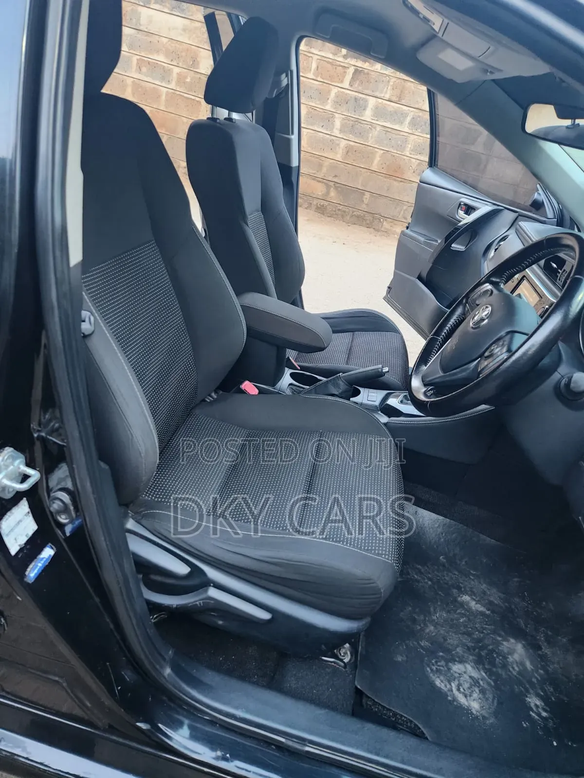 Toyota Auris 2015 Black