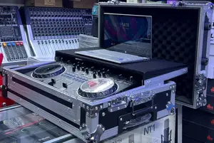 Pioneer DDJ-REV1 DJ Controller With Flight Case – Perfect Condition
