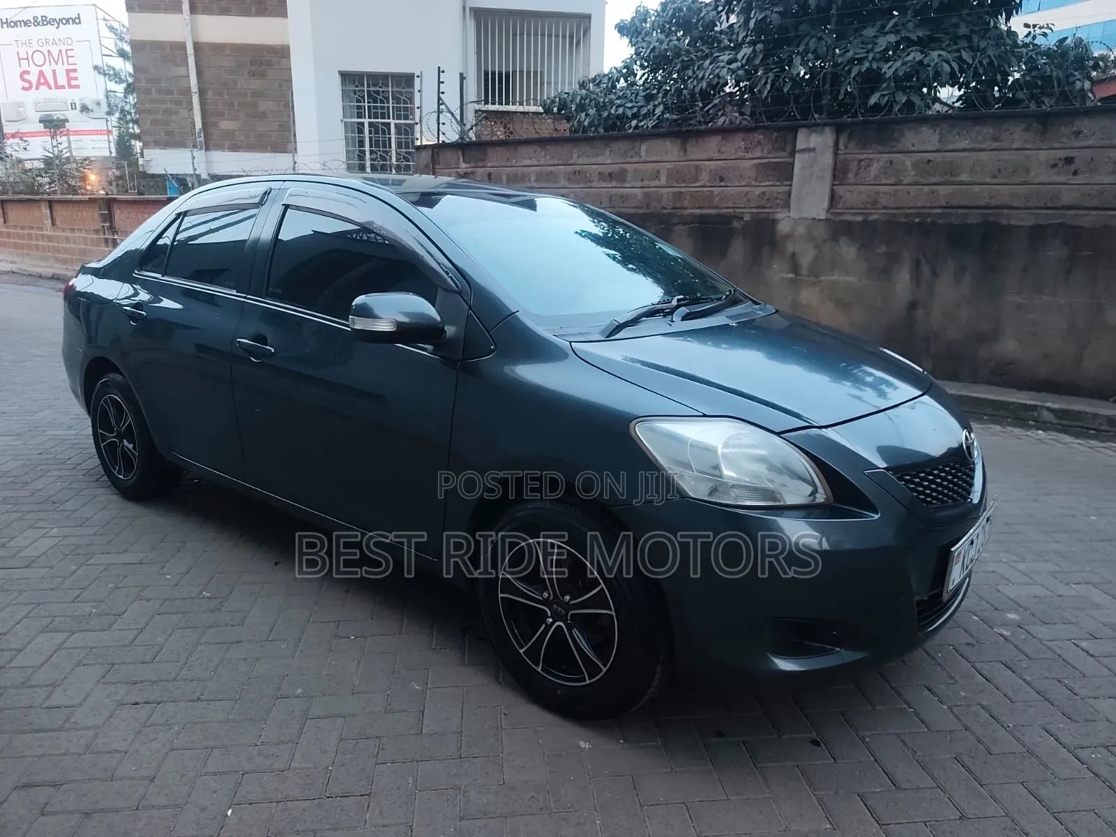 Toyota Belta 2009 Gray