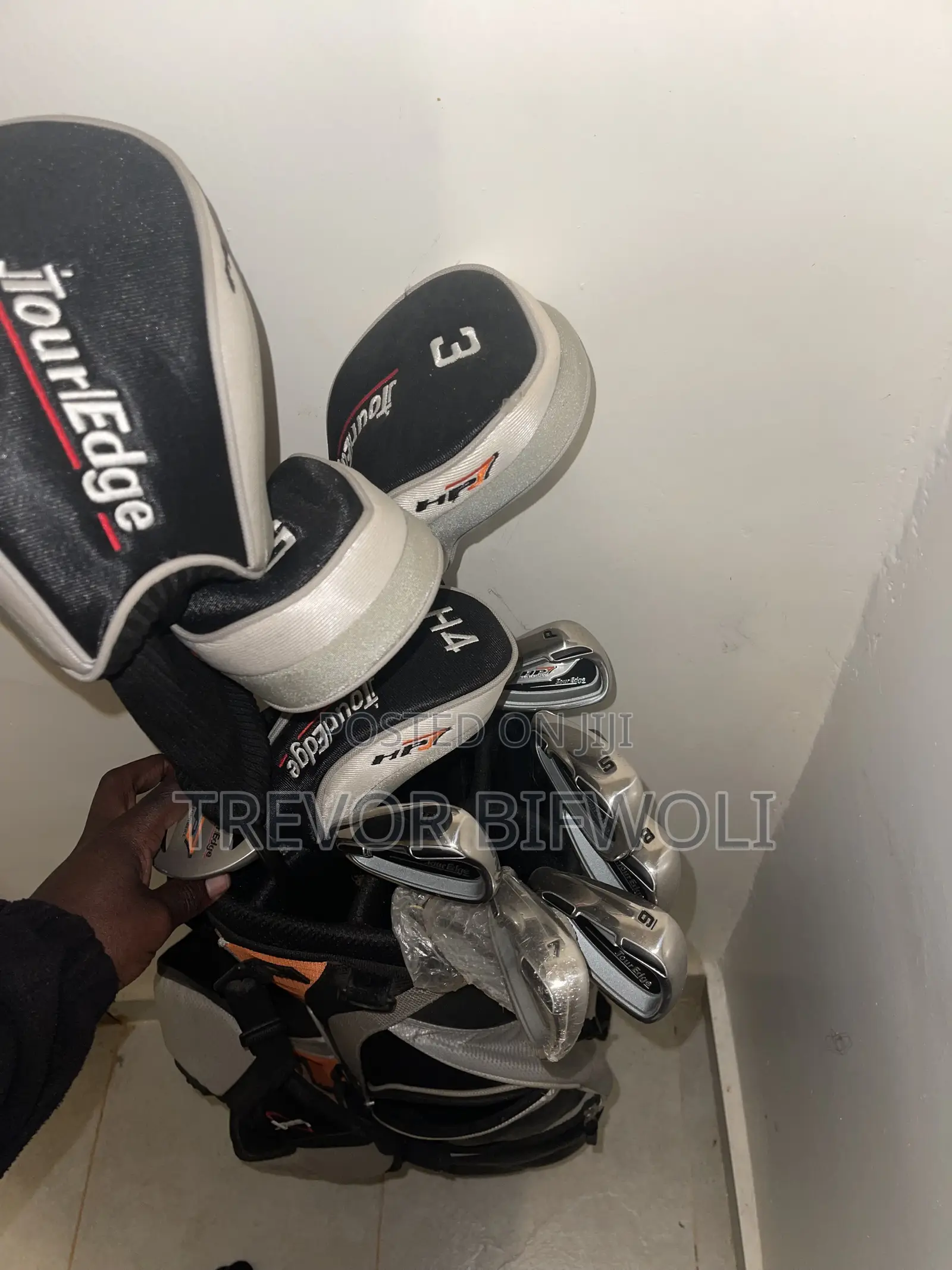 BRAND NEW Left Handed Tour Edge Golf Club Set Bag – Unused!