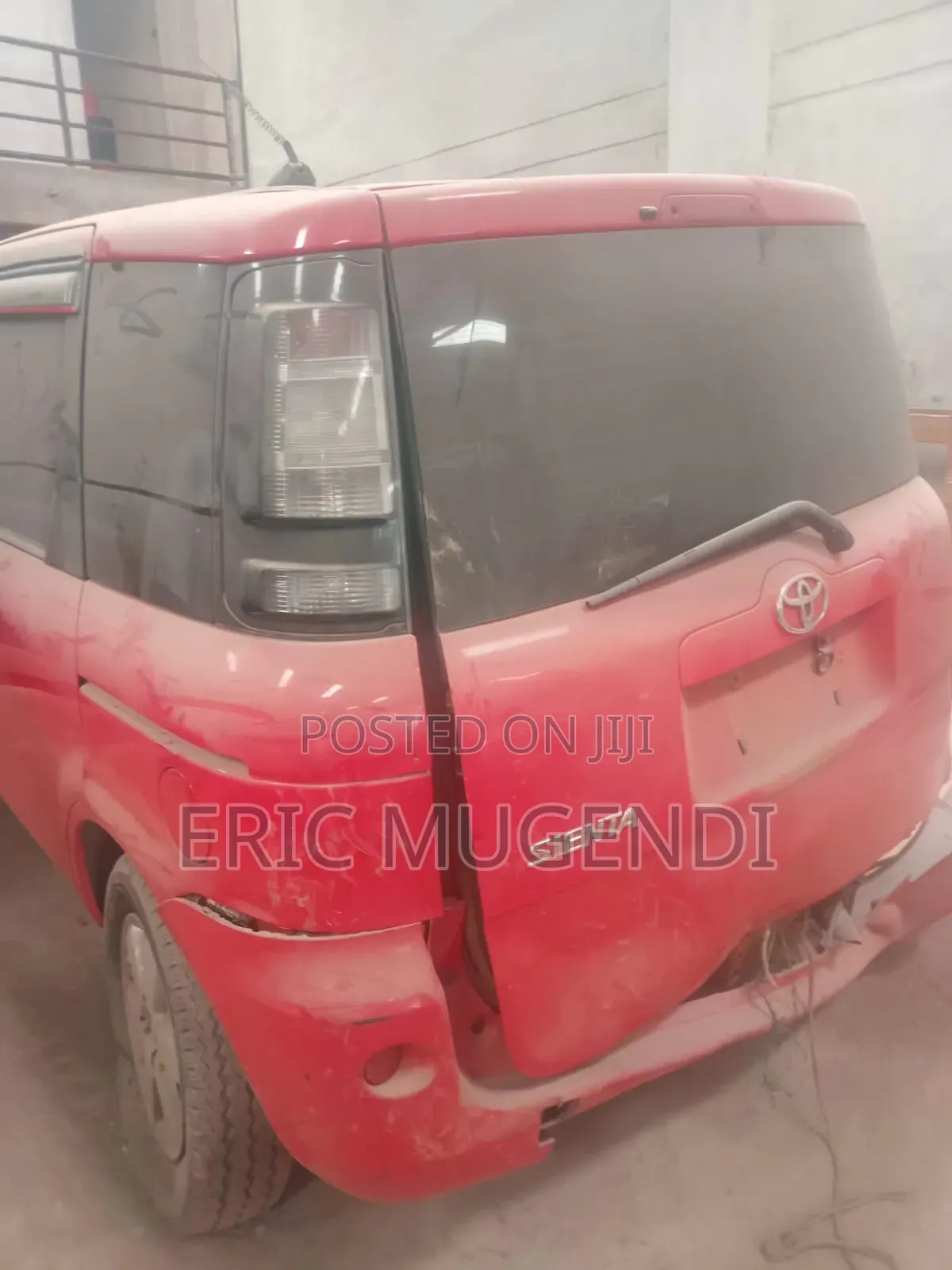 Toyota Sienta 2013 Red