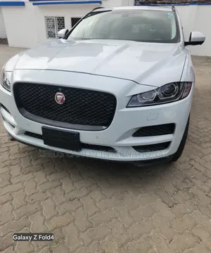 Jaguar F-Pace 2018 White
