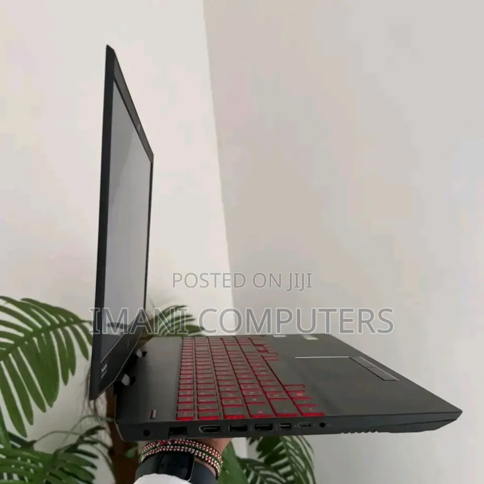 New Laptop HP Omen 15 16GB Intel Core i7 SSD 512GB